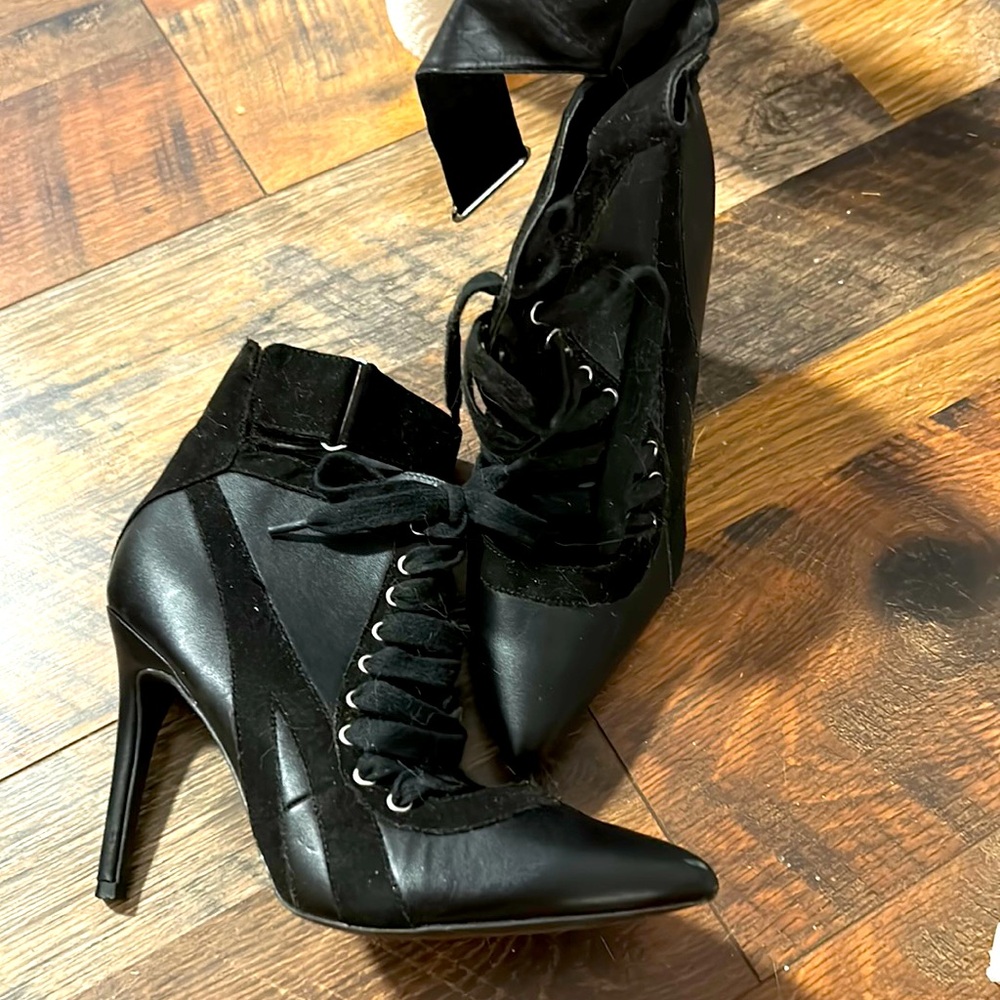 Wild Diva, women's size 6, gently used